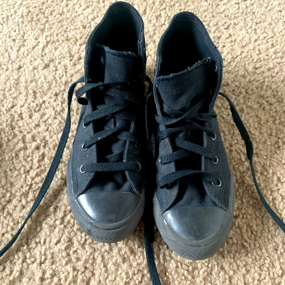Kids size 13 black converse